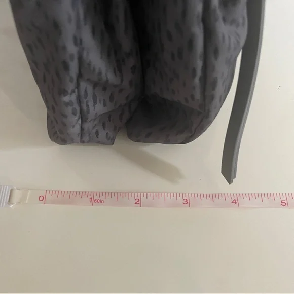 Lululemon Party Om Bag - Picture 15 of 17